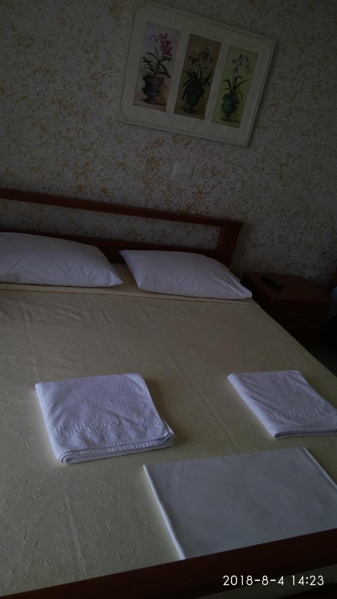 El Doro Rooms เดอร์มี ภายนอก รูปภาพ